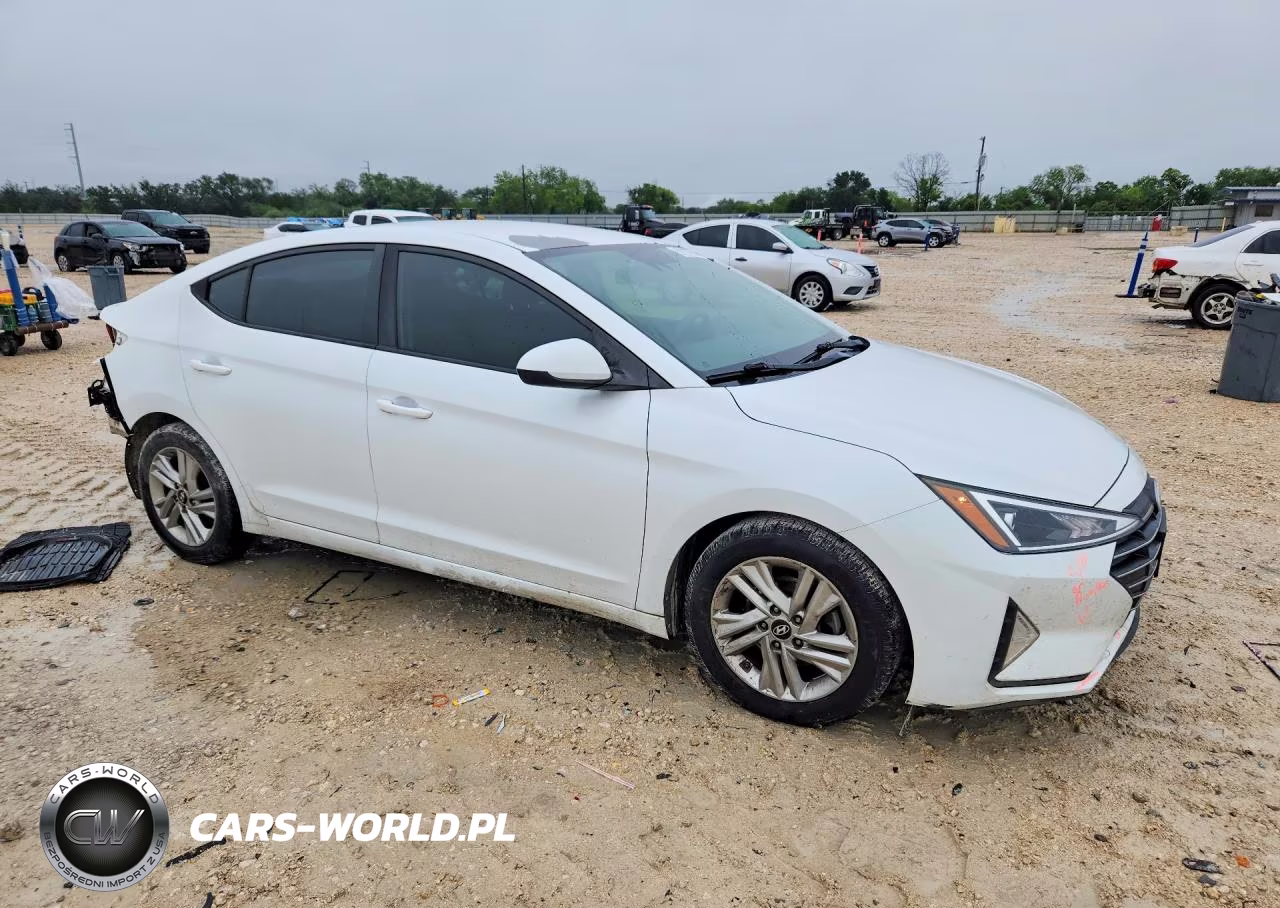2019 Hyundai Elantra Sel VIN:5NPD84LF8KH437817 - 4