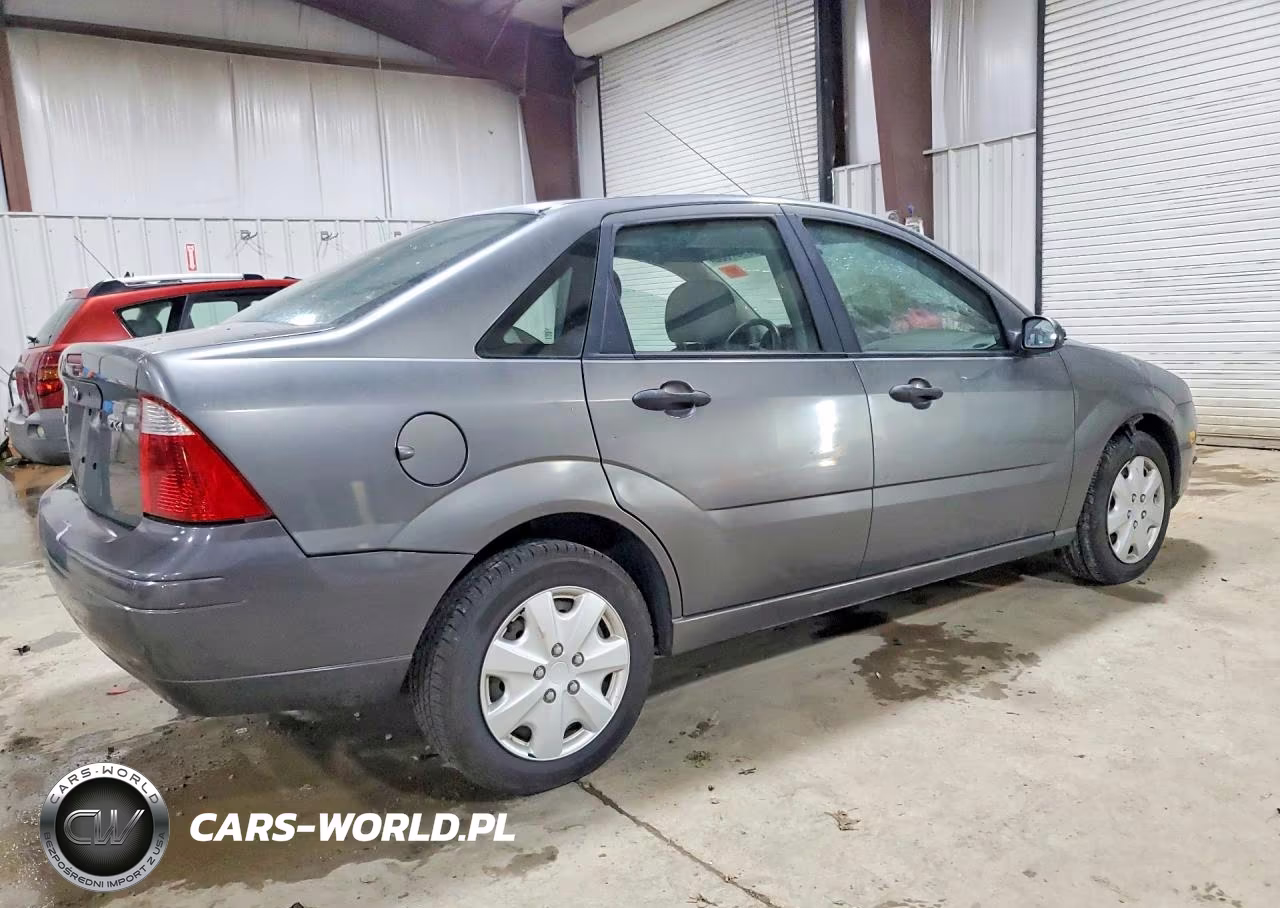 2005 Ford Focus Zx4 VIN:1FAHP34N65W110096 - 3