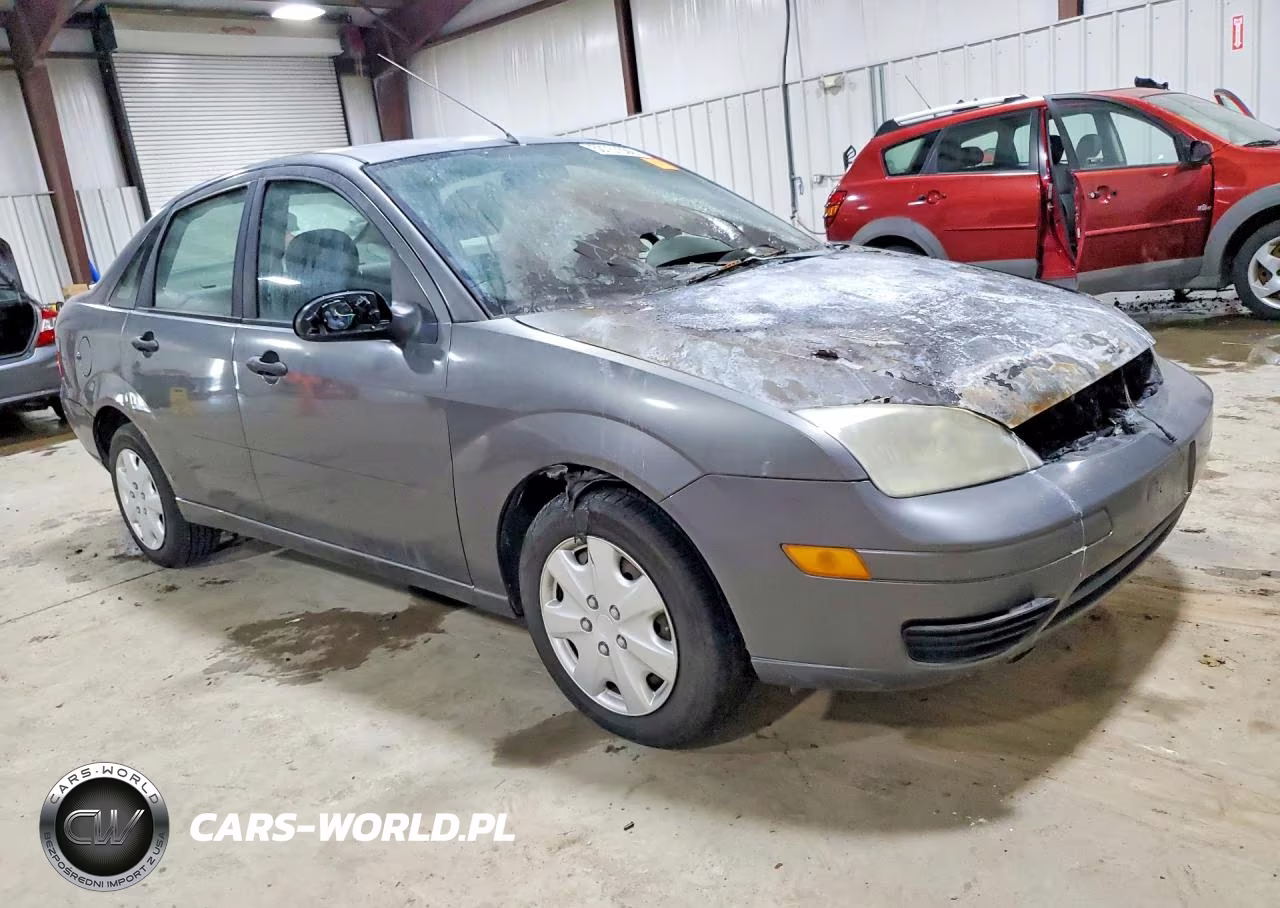 2005 Ford Focus Zx4 VIN:1FAHP34N65W110096 - 4