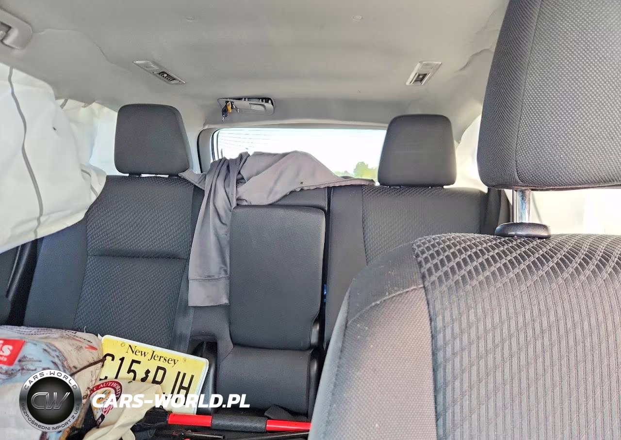 2019 Toyota Highlander Le VIN:5TDBZRFH9KS718226 - 10