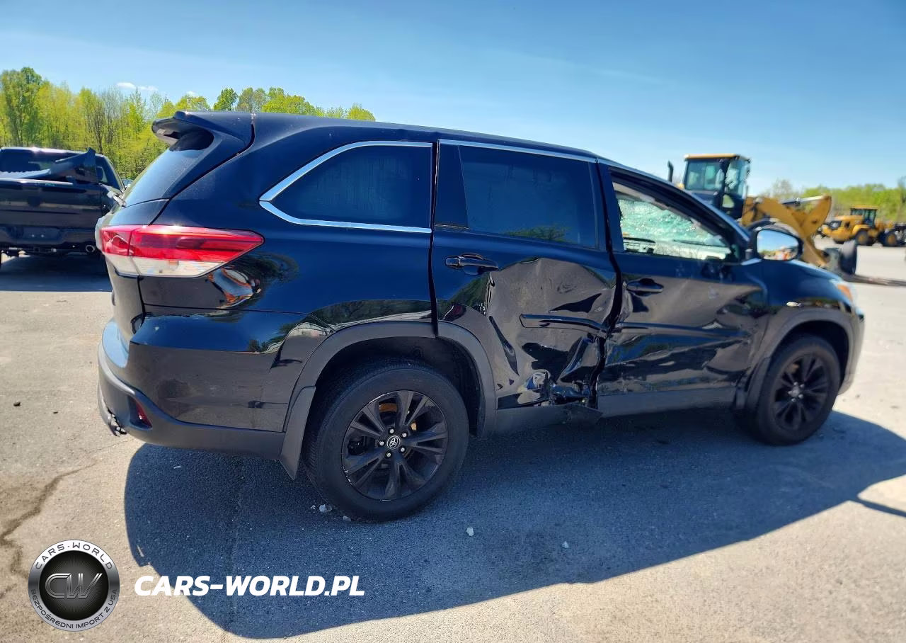 2019 Toyota Highlander Le VIN:5TDBZRFH9KS718226 - 3
