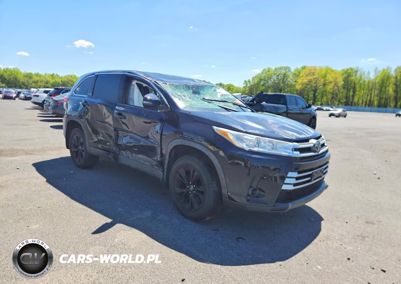 2019 Toyota Highlander Le VIN:5TDBZRFH9KS718226 - 4