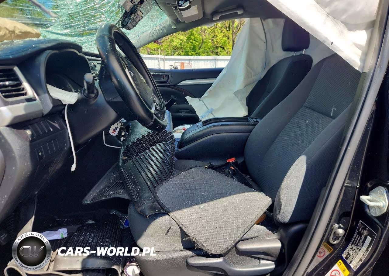 2019 Toyota Highlander Le VIN:5TDBZRFH9KS718226 - 7