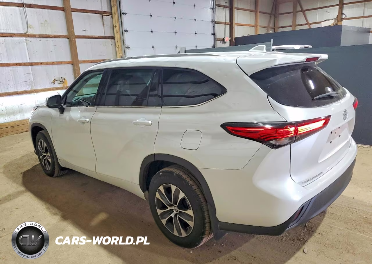 2022 Toyota Highlander Xle VIN:5TDGZRBHXNS591079 - 2