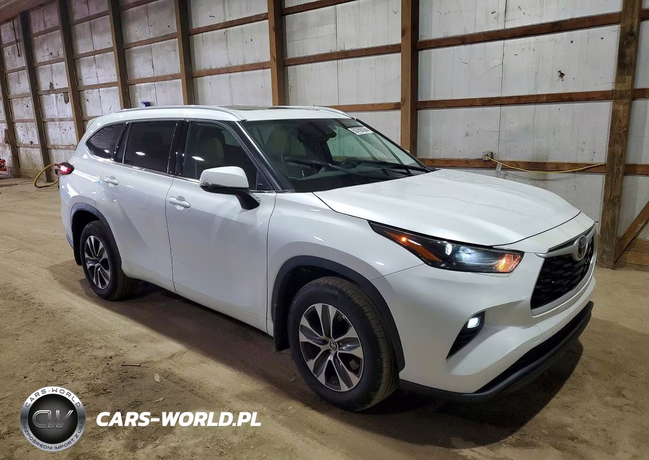 2022 Toyota Highlander Xle VIN:5TDGZRBHXNS591079 - 4