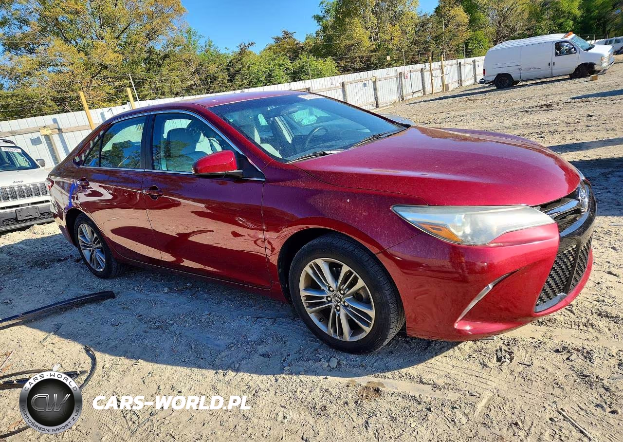 2015 Toyota Camry Se VIN:4T1BF1FK1FU968711 - 4