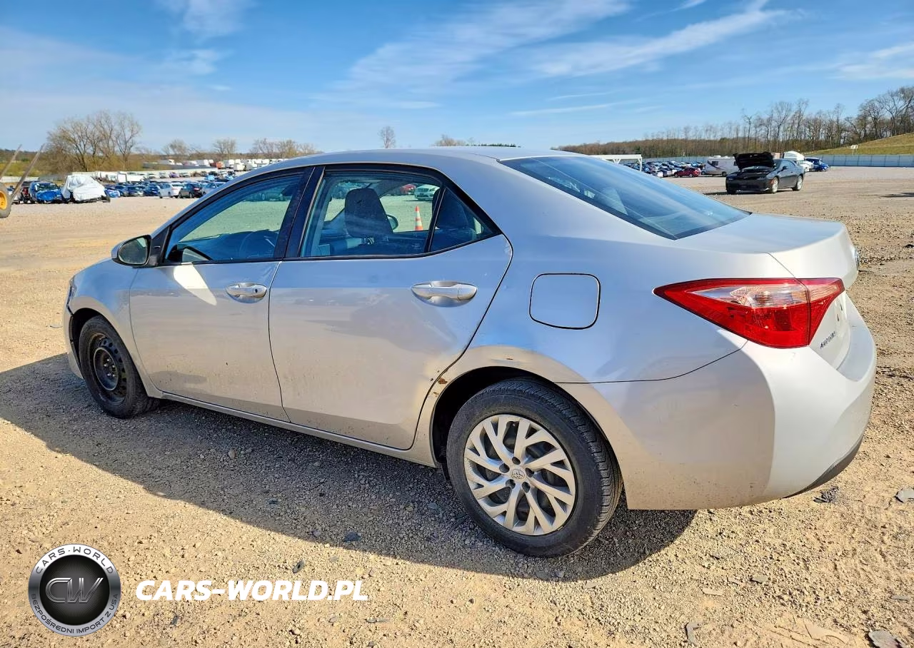 2018 Toyota Corolla Le VIN:2T1BURHE2JC054568 - 2