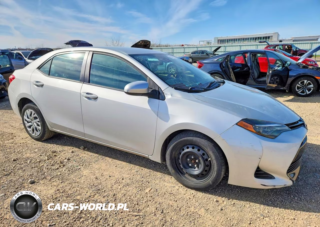 2018 Toyota Corolla Le VIN:2T1BURHE2JC054568 - 4