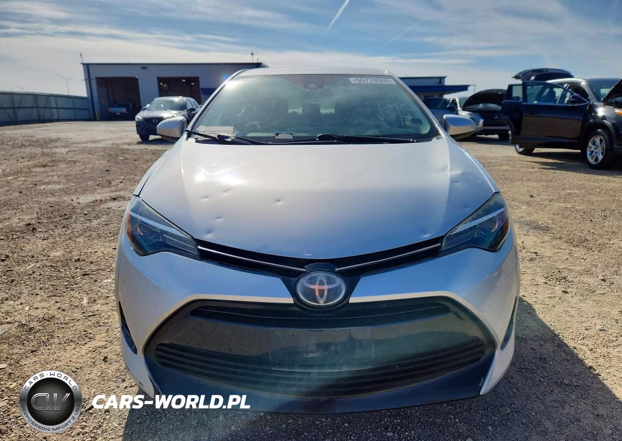 2018 Toyota Corolla Le VIN:2T1BURHE2JC054568 - 5