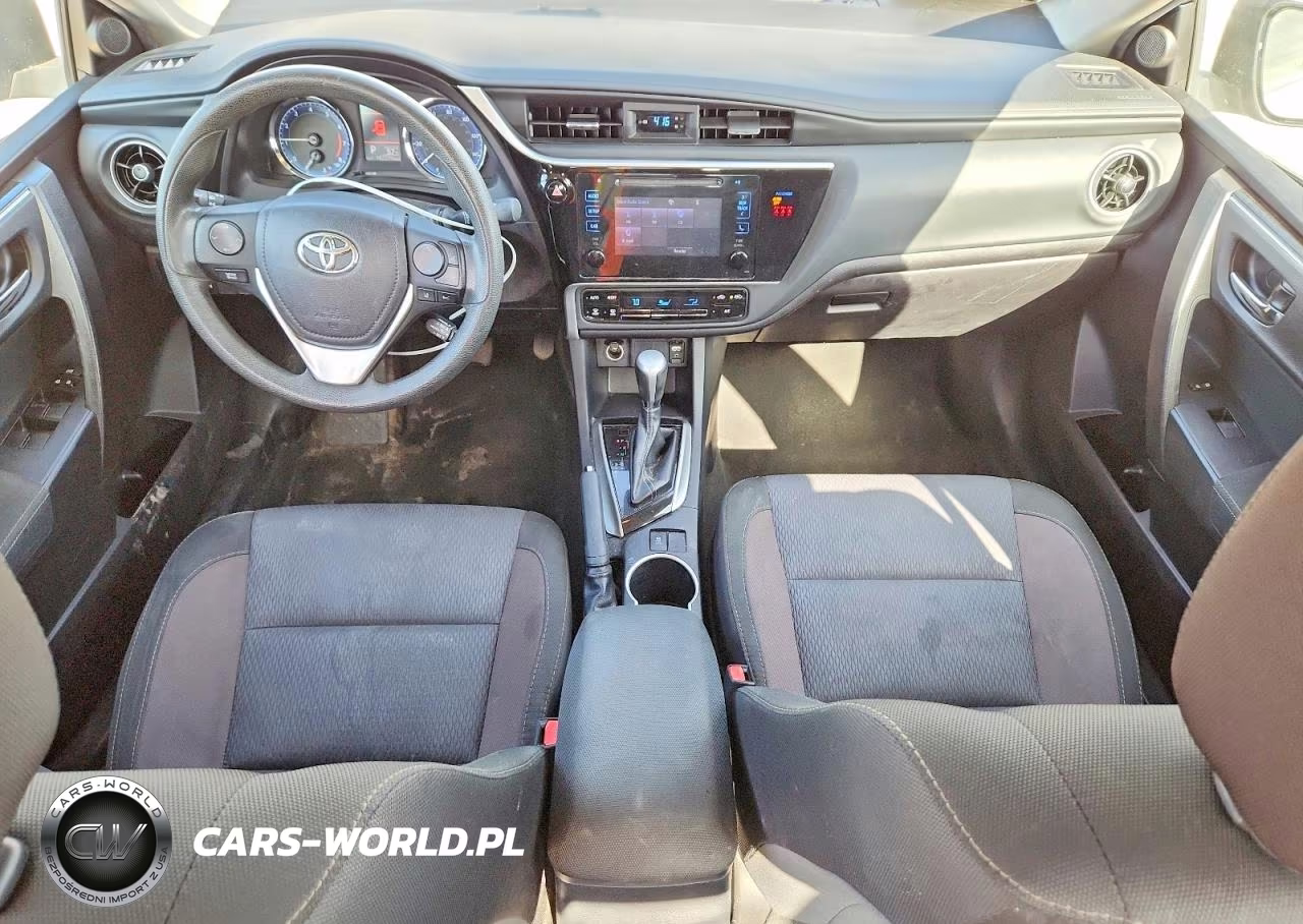 2018 Toyota Corolla Le VIN:2T1BURHE2JC054568 - 8