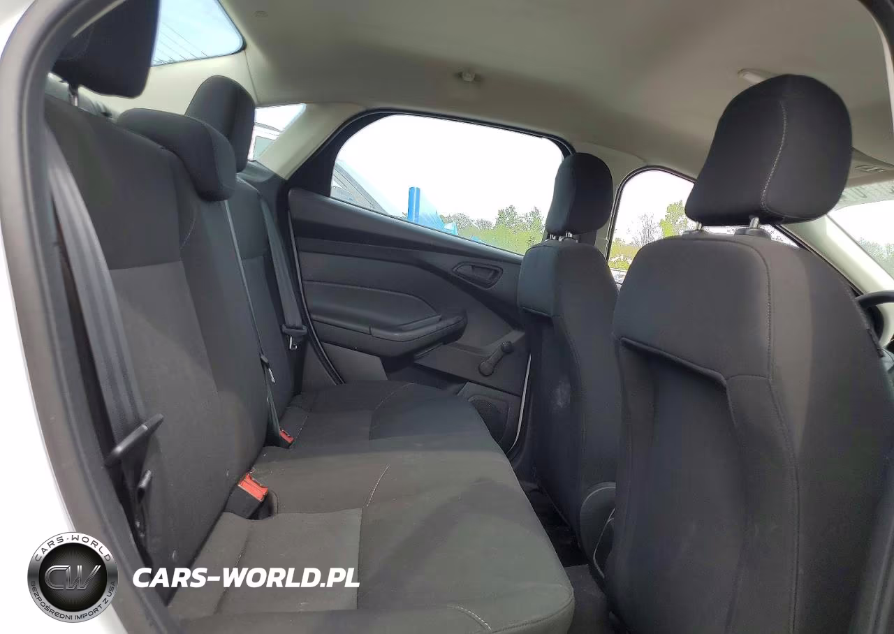 2015 Ford Focus S VIN:1FADP3E26FL292971 - 10