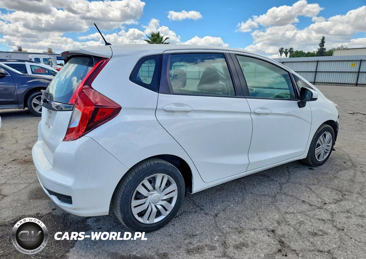2018 Honda Fit Lx VIN:3HGGK5H48JM727559 - 3