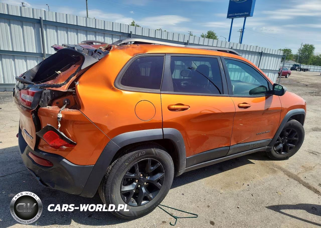 2015 Jeep Cherokee Trailhawk VIN:1C4PJMBB0FW634948 - 3