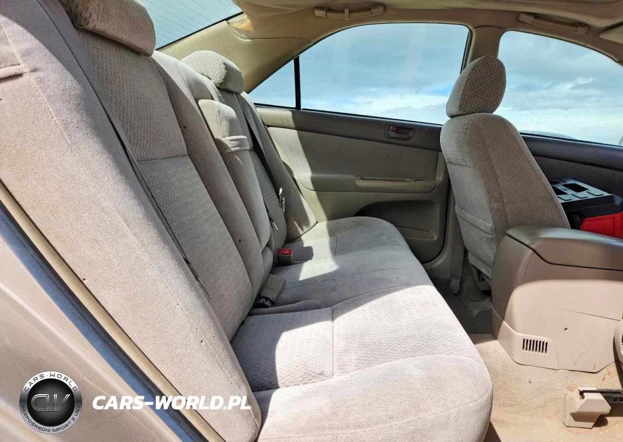 2003 Toyota Camry Le VIN:4T1BE32K03U694790 - 10