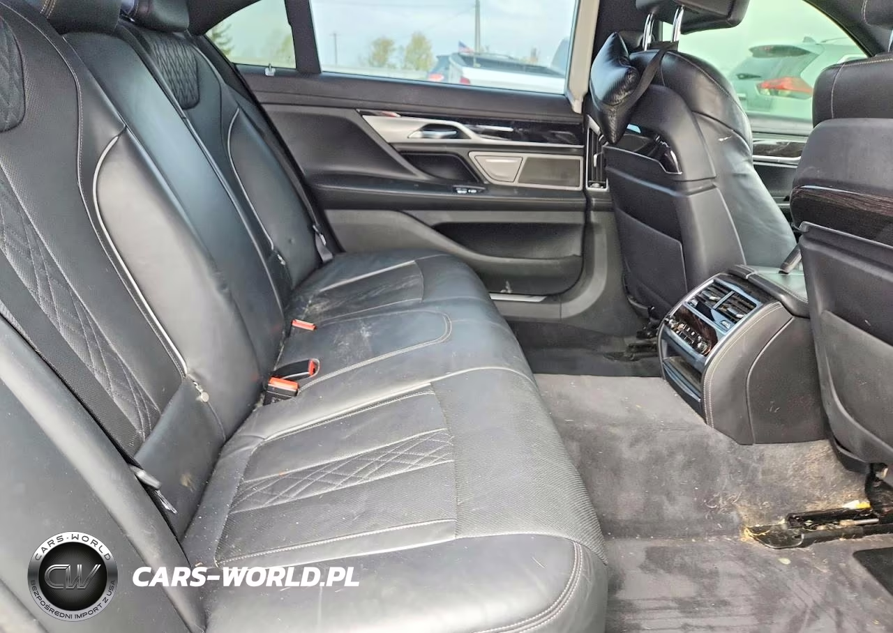 2016 BMW 750 Xi VIN:WBA7F2C56GGE12389 - 10