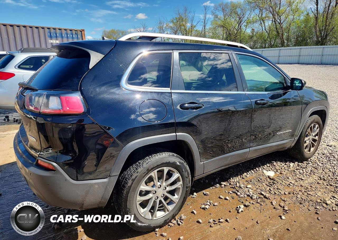 2019 Jeep Cherokee Latitude Plus VIN:1C4PJMLB8KD380250 - 3