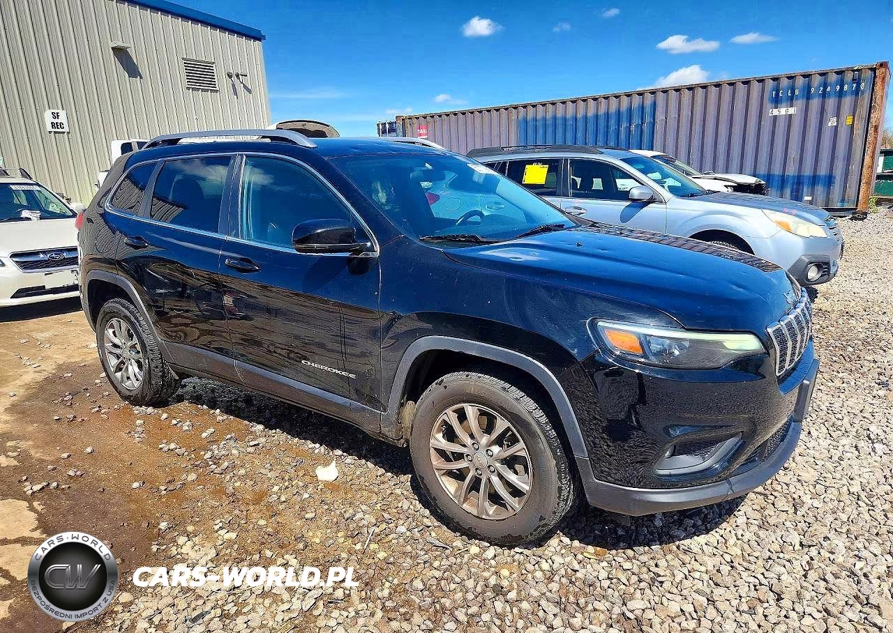 2019 Jeep Cherokee Latitude Plus VIN:1C4PJMLB8KD380250 - 4
