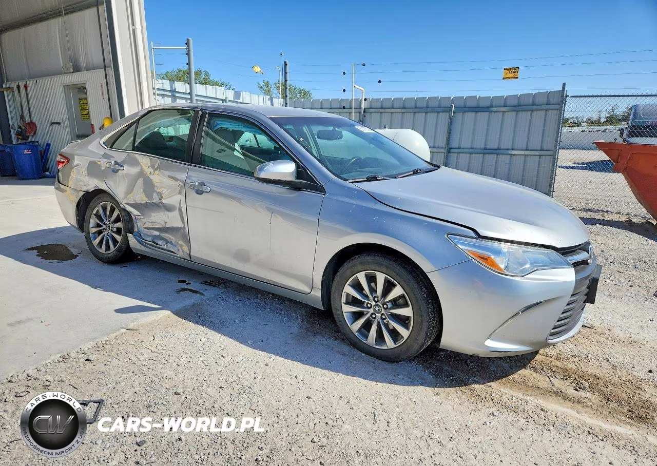 2016 Toyota Camry Xle VIN:4T1BF1FK6GU257829 - 4