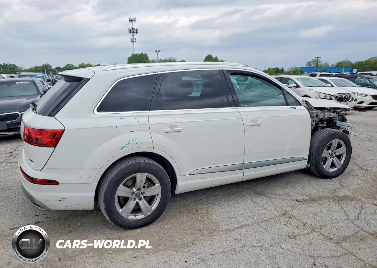 2017 Audi Q7 Premium VIN:WA1AHAF70HD050385 - 3