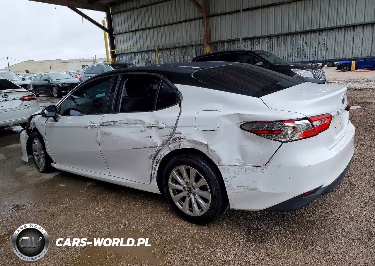 2018 Toyota Camry Le VIN:4T1B11HK1JU061459 - 2