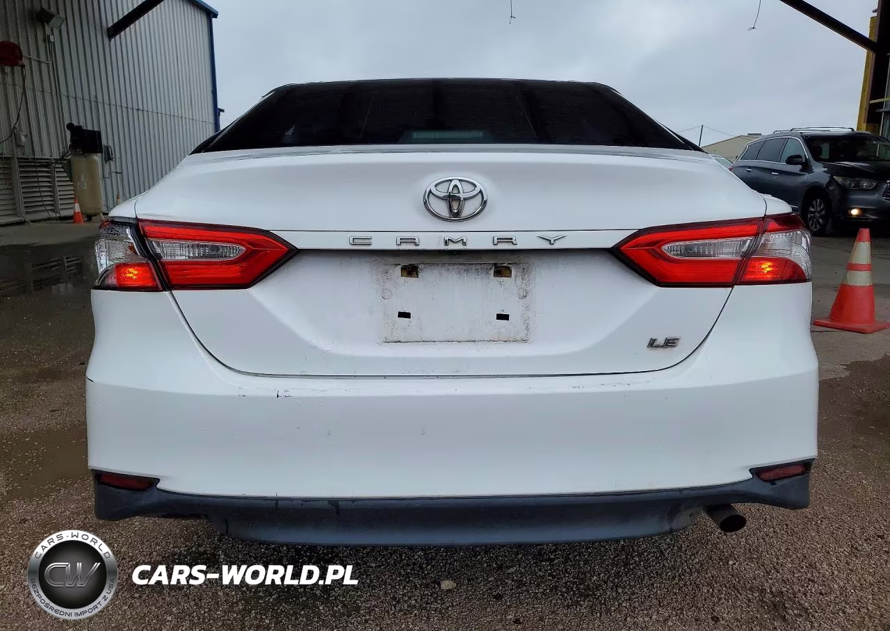 2018 Toyota Camry Le VIN:4T1B11HK1JU061459 - 6