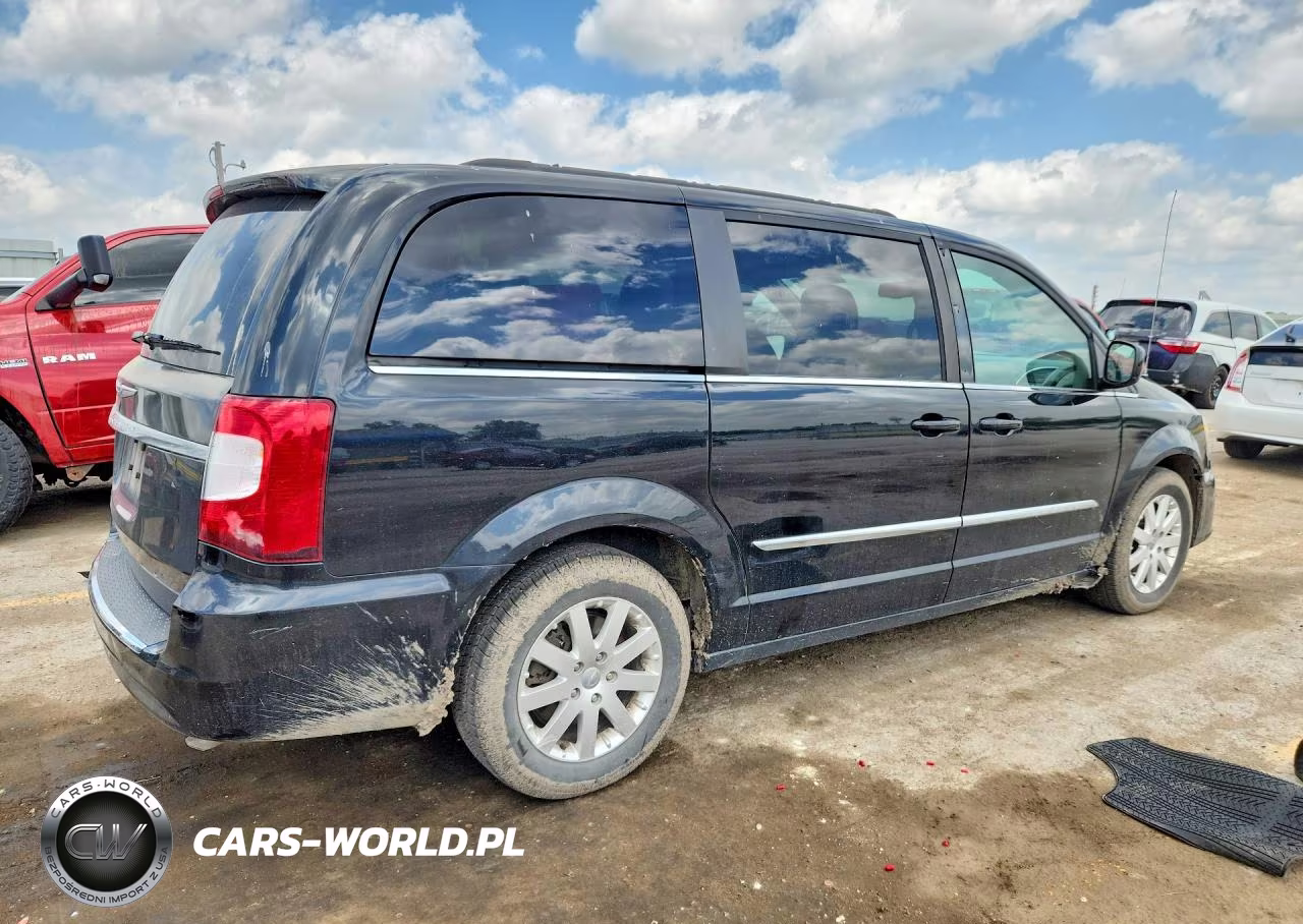 2016 Chrysler Town & Country Touring VIN:2C4RC1BG4GR212978 - 3