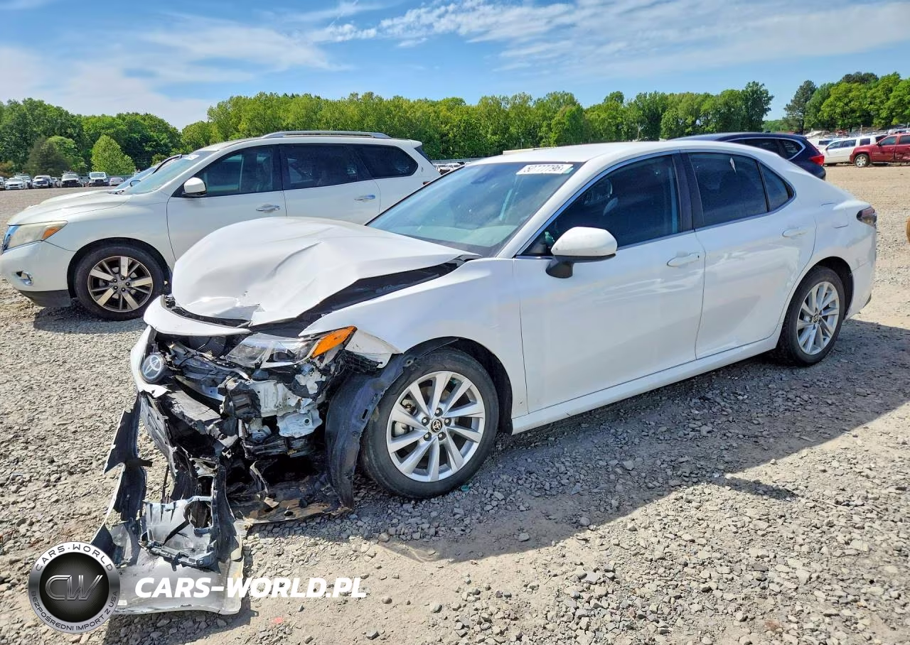 2024 Toyota Camry Le – zdjęcie 1 z 12
