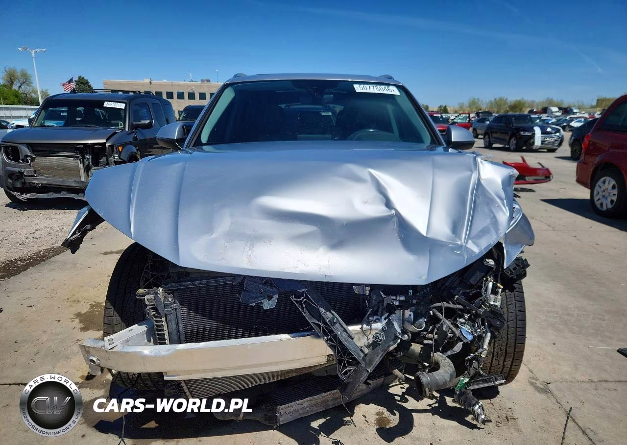 2018 Audi Q5 Premium Plus VIN:WA1BNAFY1J2212984 - 5