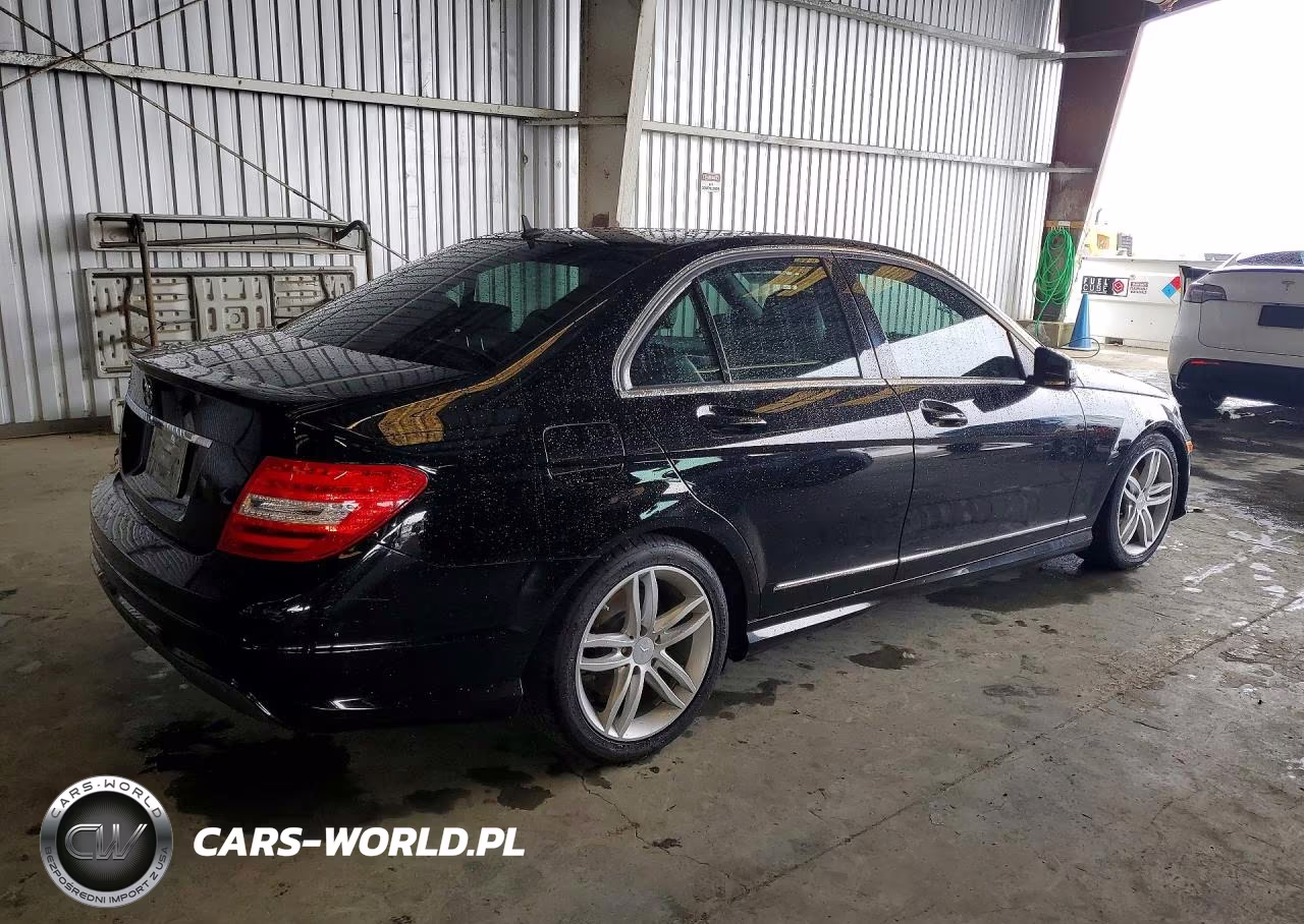 2013 Mercedes-Benz C 250 VIN:WDDGF4HB7DA779400 - 3