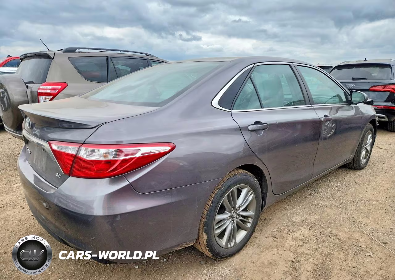 2016 Toyota Camry Se VIN:4T1BF1FK7GU516926 - 3