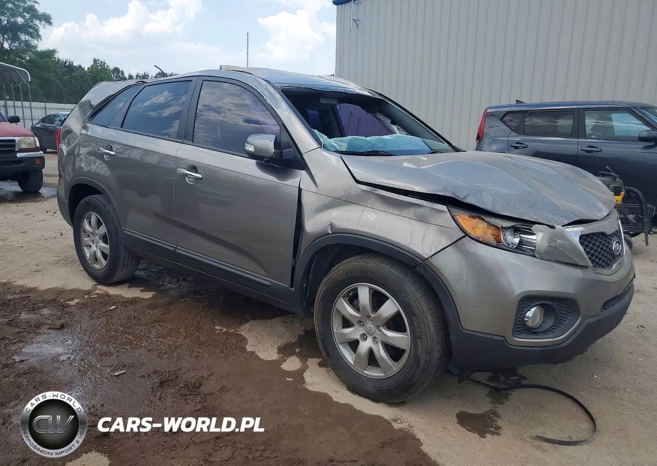 2013 Kia Sorento Lx VIN:5XYKT3A65DG325117 - 4