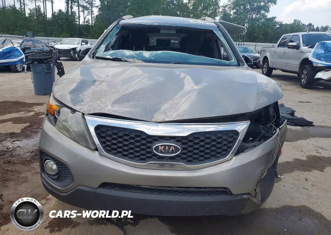 2013 Kia Sorento Lx VIN:5XYKT3A65DG325117 - 5