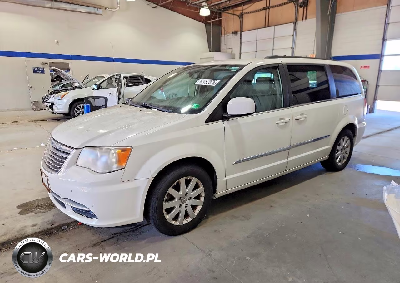 2013 Chrysler Town & Country Touring