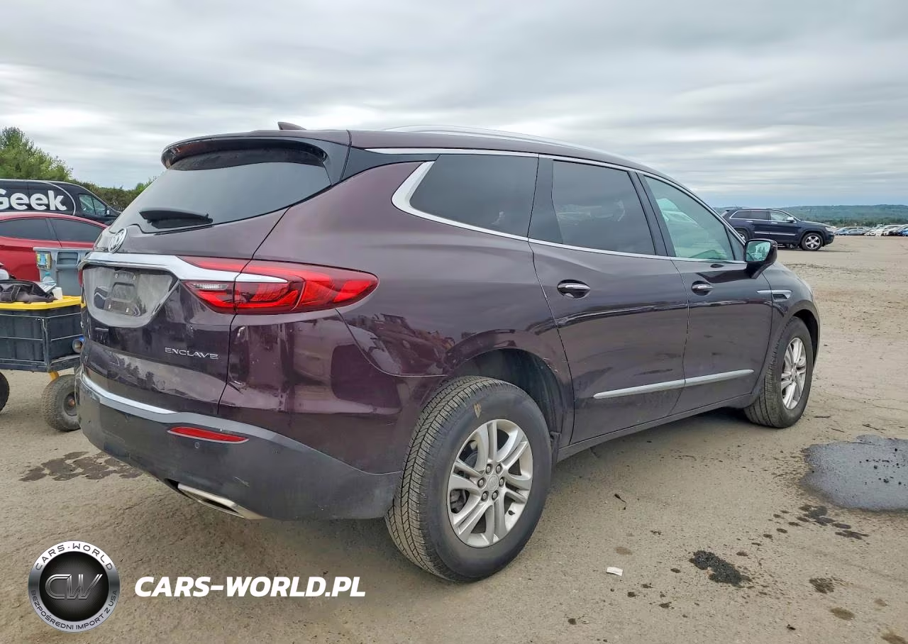 2018 Buick Enclave Essence VIN:5GAERBKW9JJ275520 - 3