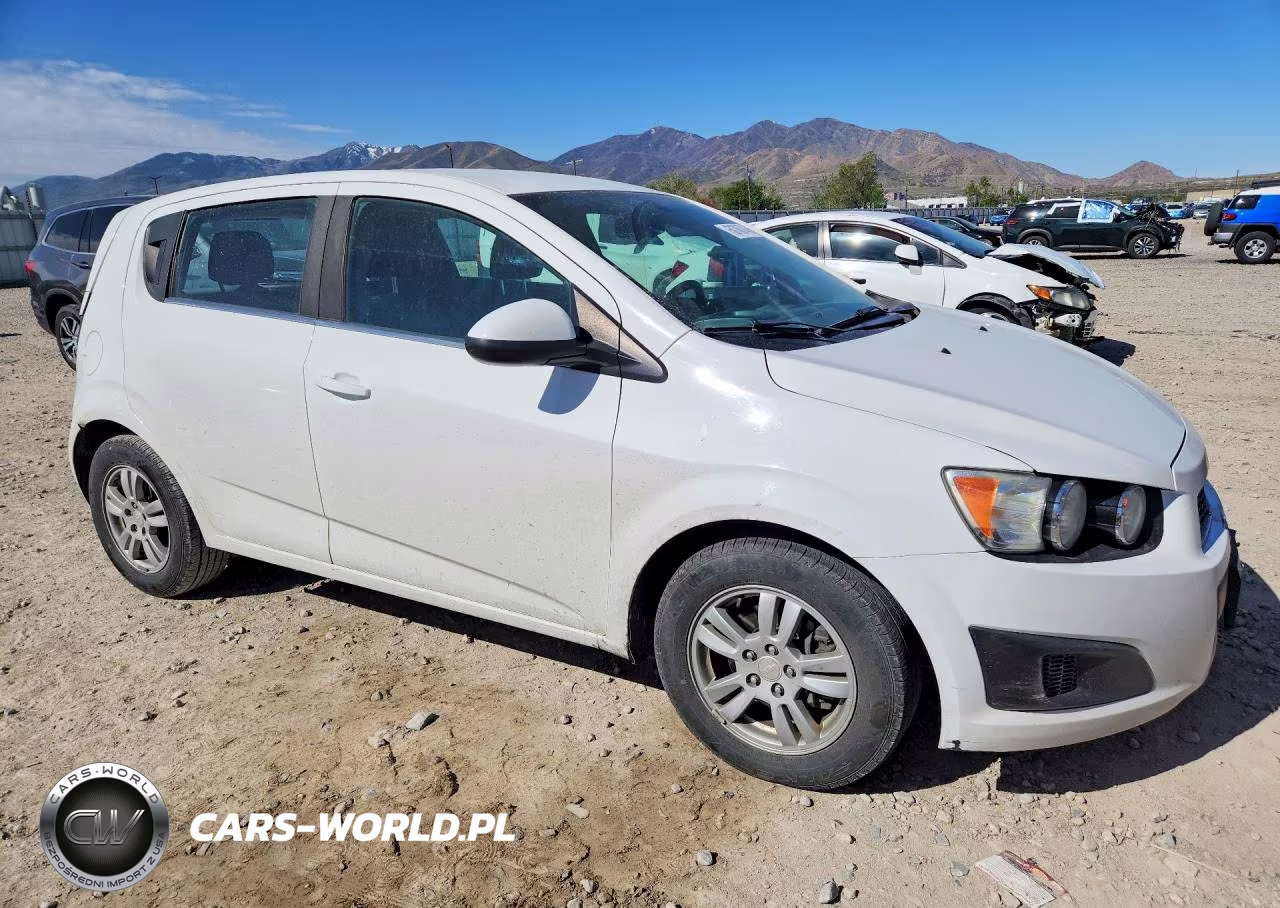 2016 Chevrolet Sonic Lt VIN:1G1JC6SH4G4104455 - 4