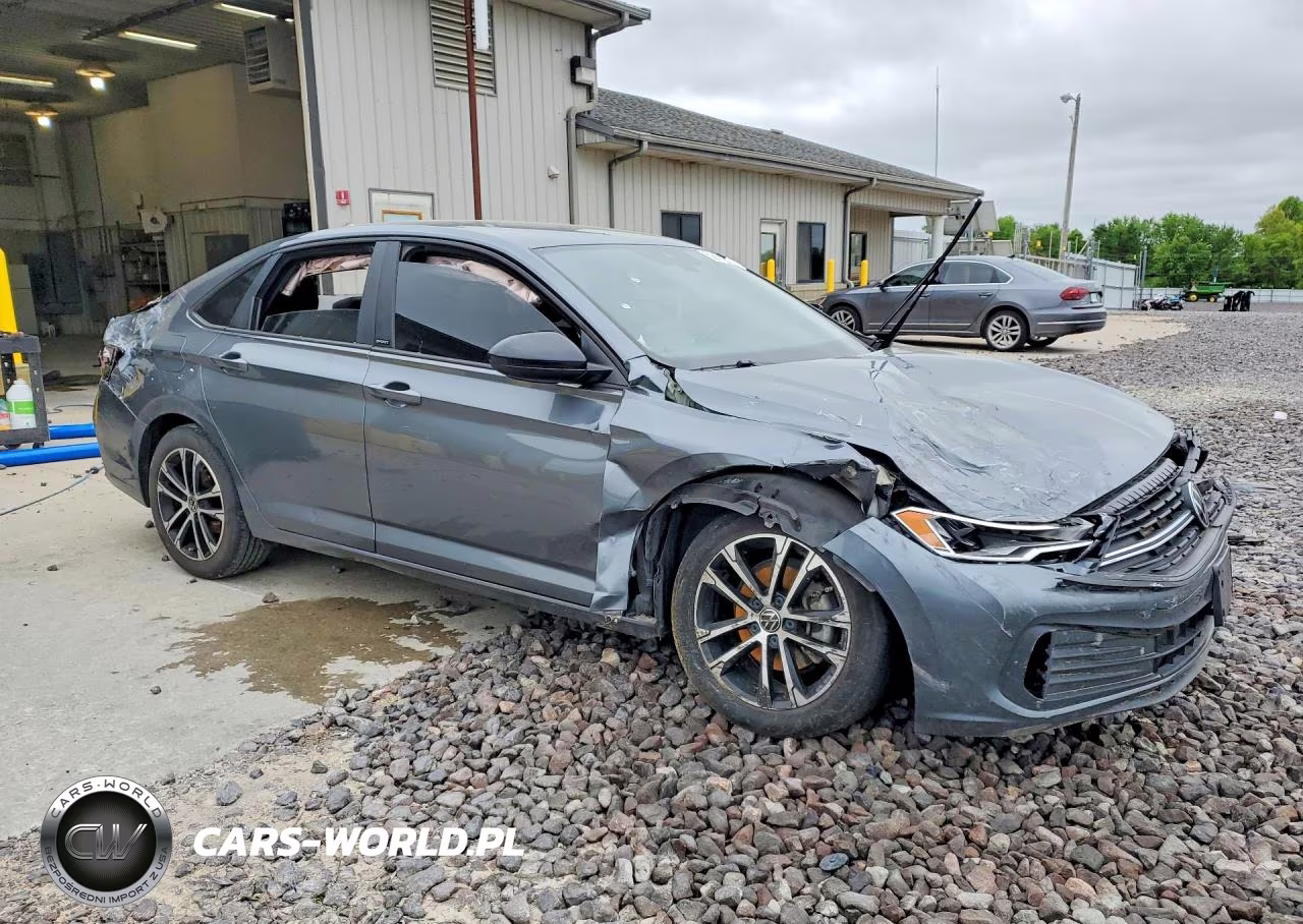 2024 Volkswagen Jetta Sport VIN:3VWBM7BU7RM025541 - 4