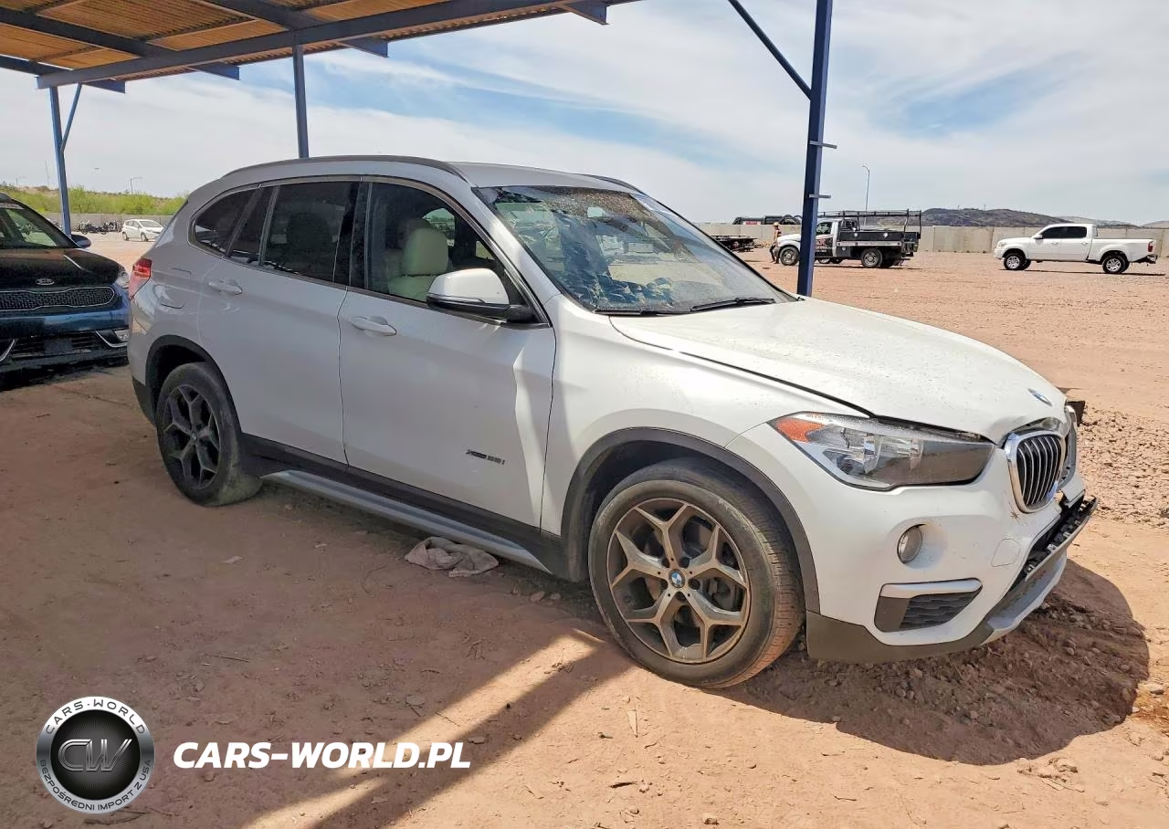 2018 BMW X1 xDrive28I VIN:WBXHT3C37J5L24779 - 4