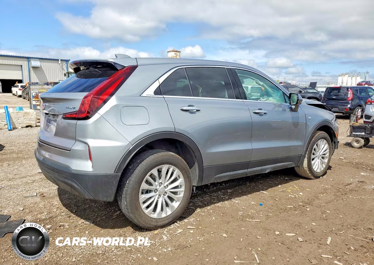 2024 Cadillac Xt4 Luxury VIN:1GYFZBR46RF192613 - 3