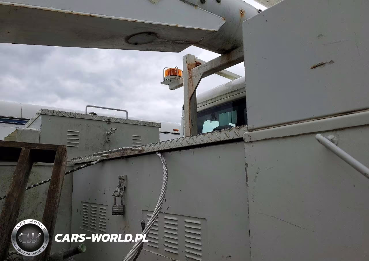 2013 Freightliner Business Class M2 Bucket Truck VIN:1FVACXDT8DHFH7832 - 6