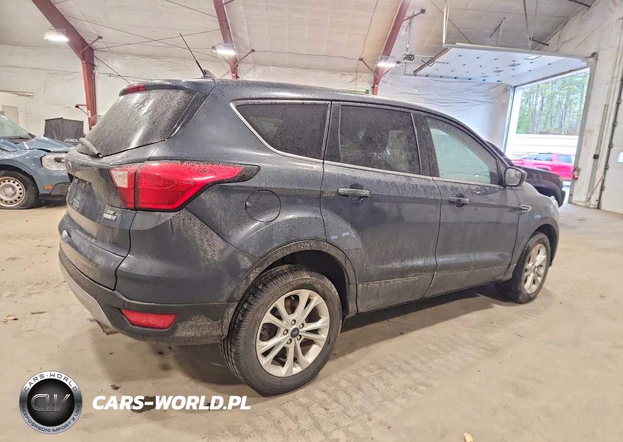 2019 Ford Escape Se VIN:1FMCU9GD0KUA86657 - 3