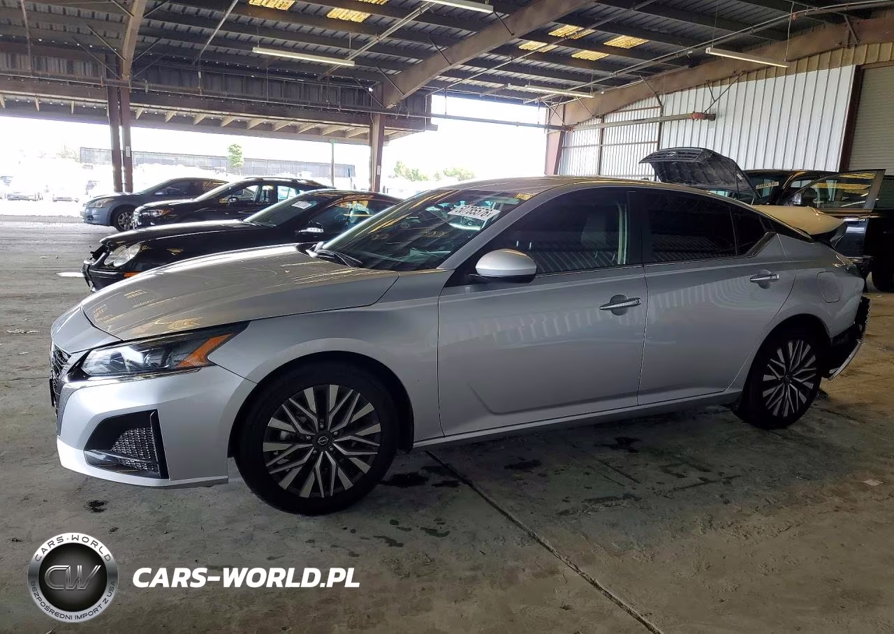 2023 Nissan Altima Sv