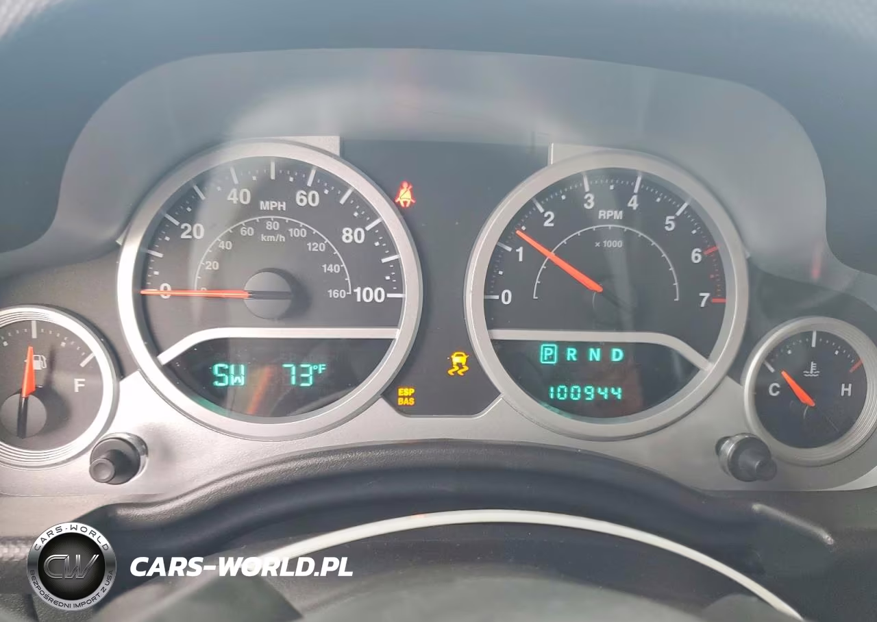 2010 Jeep Wrangler Unlimited Sport VIN:1J4BA3H11AL121067 - 9
