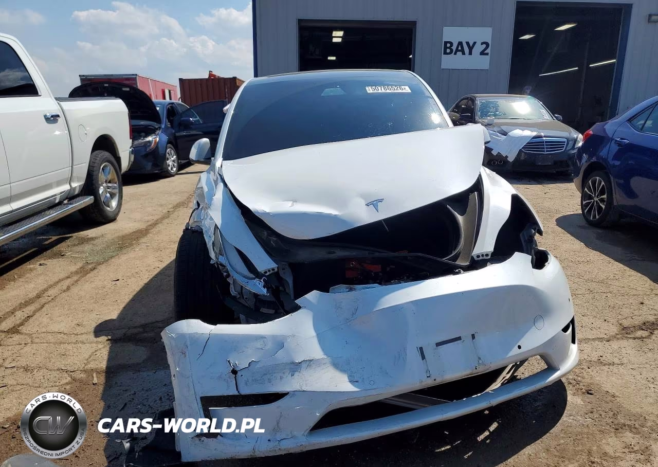 2020 Tesla Model Y VIN:5YJYGDEE9LF011109 - 5