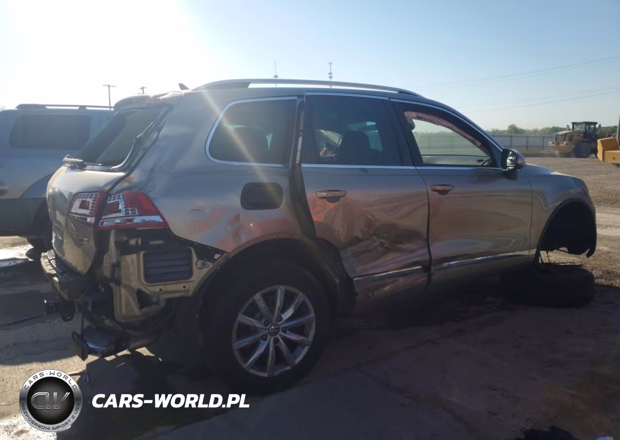 2016 Volkswagen Touareg Sport VIN:WVGEF9BP7GD009988 - 3