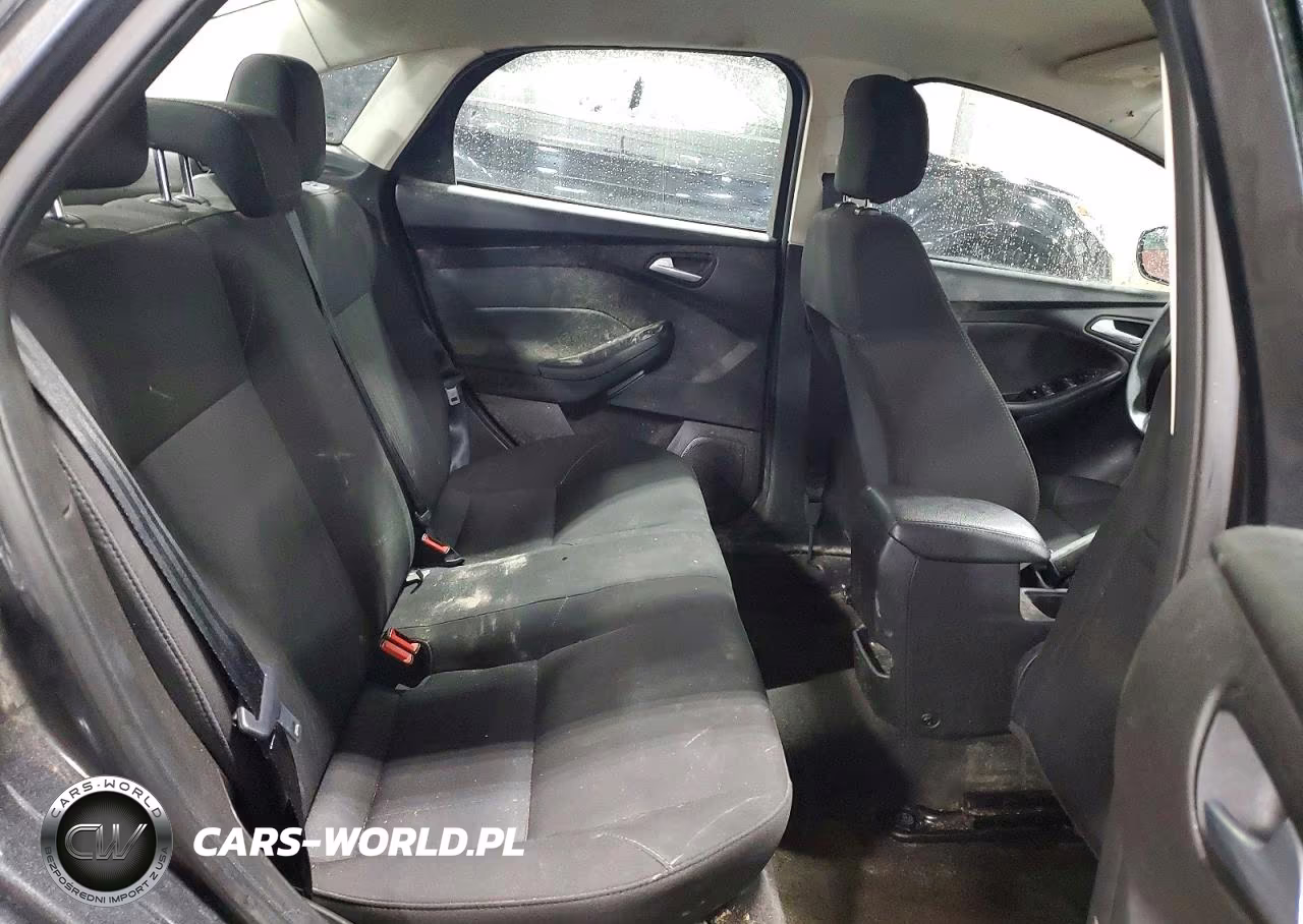 2018 Ford Focus Se VIN:1FADP3F28JL327341 - 10