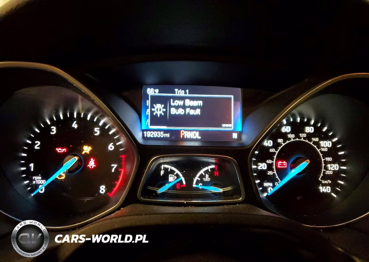 2018 Ford Focus Se VIN:1FADP3F28JL327341 - 9