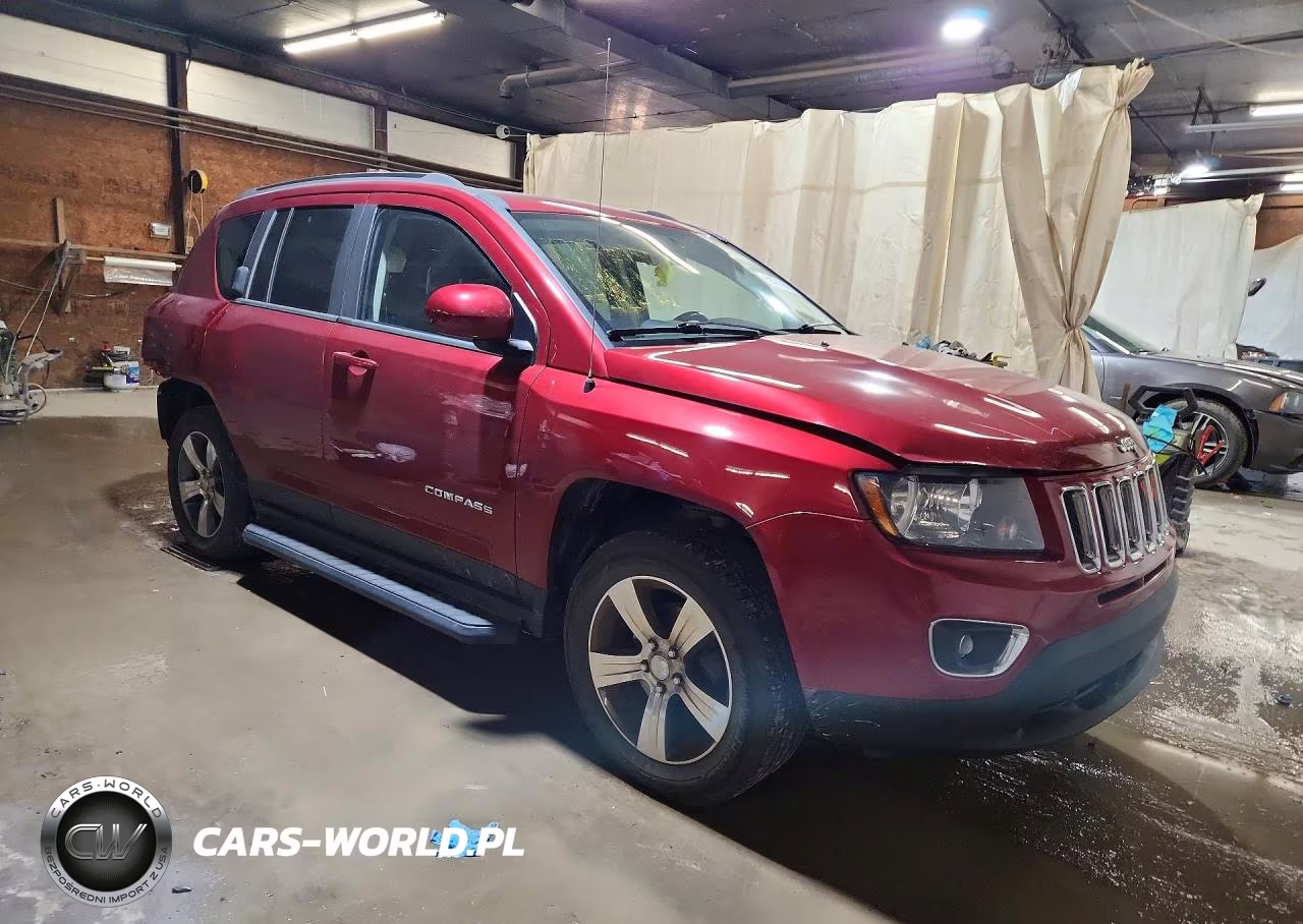 2017 Jeep Compass Latitude VIN:1C4NJDEB0HD139389 - 4