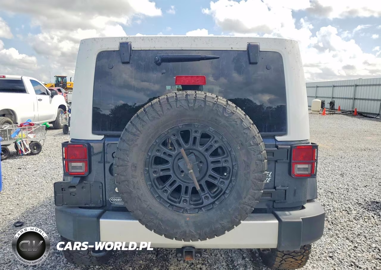 2017 Jeep Wrangler Unlimited Sahara VIN:1C4BJWEG0HL705423 - 6