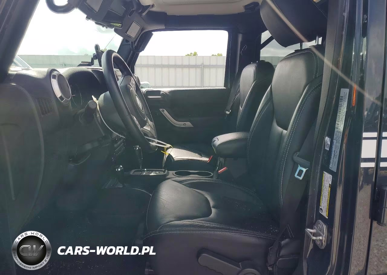 2017 Jeep Wrangler Unlimited Sahara VIN:1C4BJWEG0HL705423 - 7