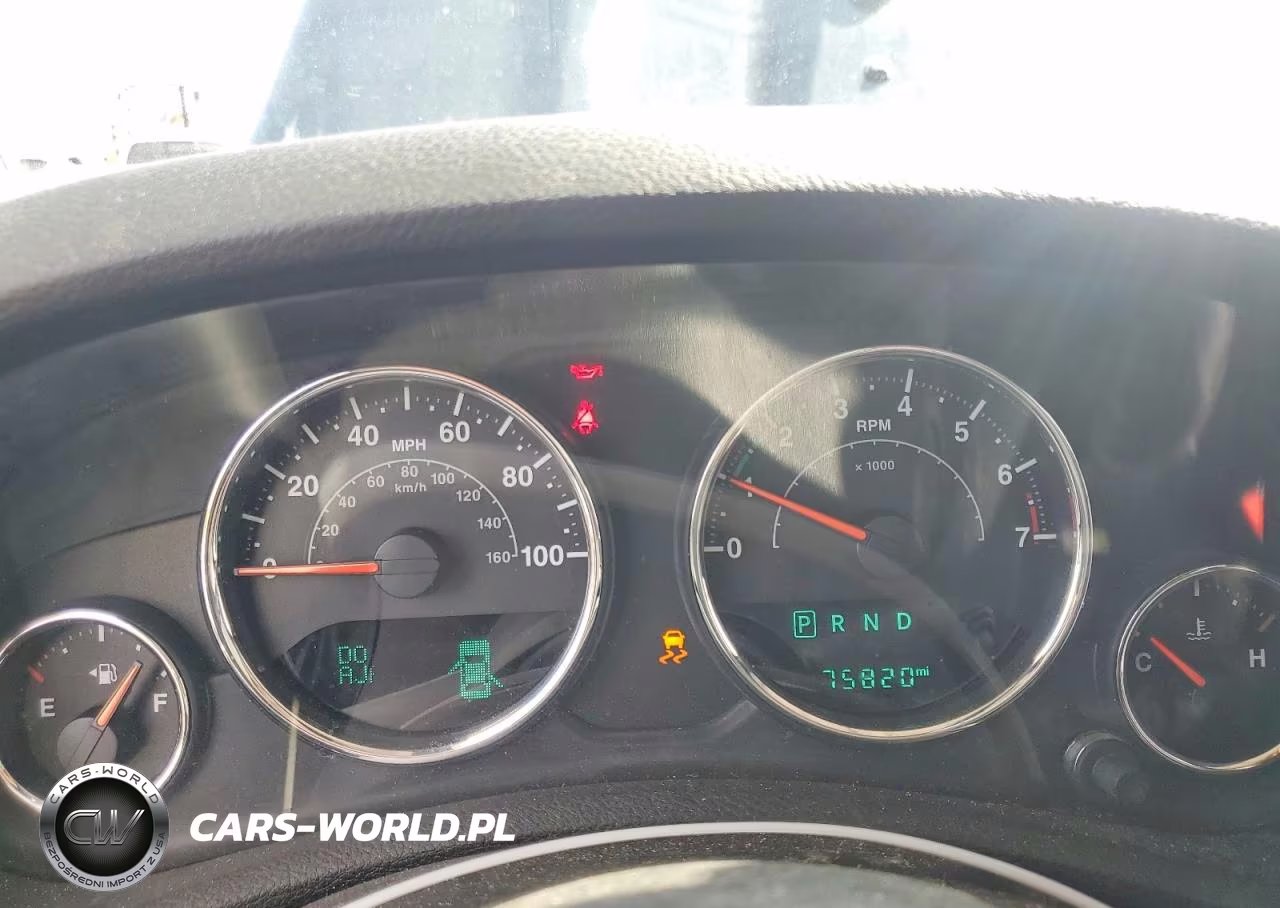 2017 Jeep Wrangler Unlimited Sahara VIN:1C4BJWEG0HL705423 - 9